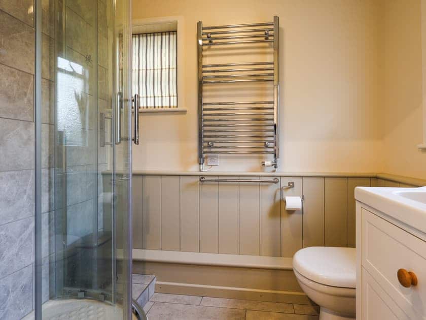 Bathroom | September Cottage, Lechlade-on-Thames