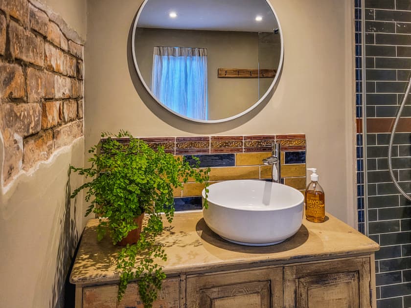 Shower room | Crumpet Cottage, Ilfracombe