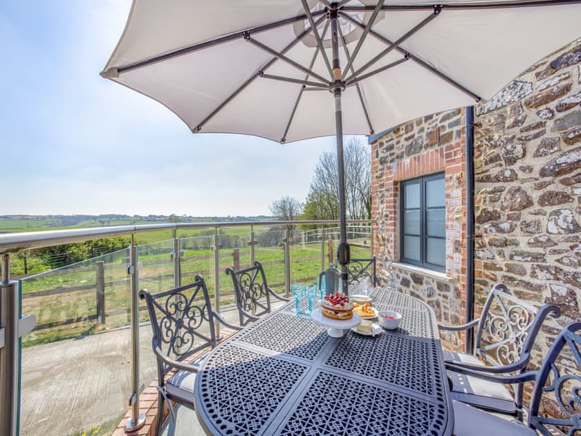 Sitting-out-area | The Granary  - Devon Farm Holidays, Crediton