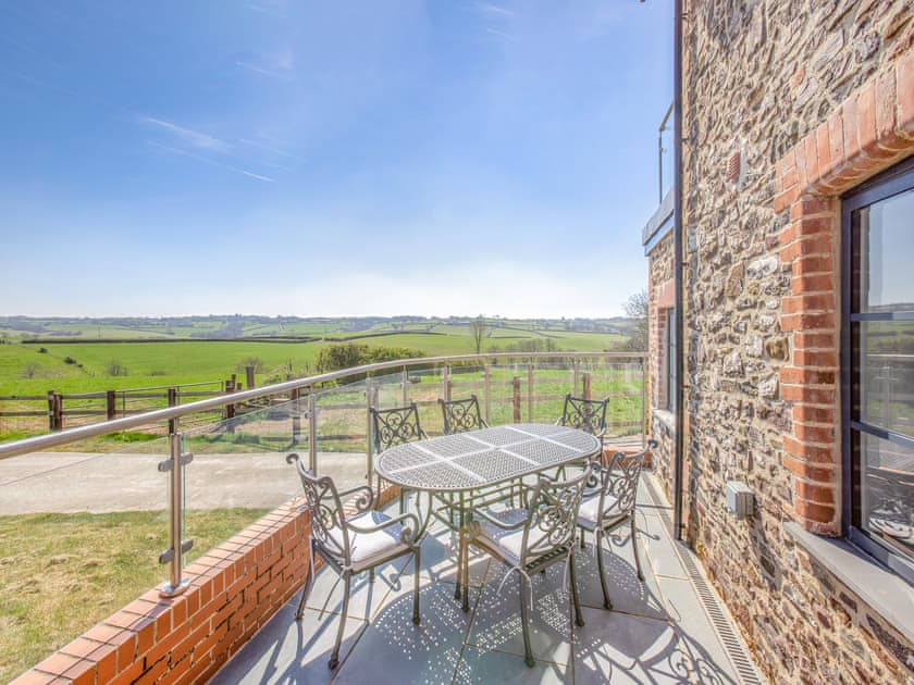 Sitting-out-area | The Granary  - Devon Farm Holidays, Crediton