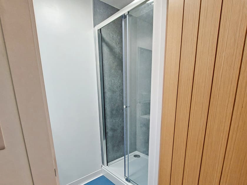Shower room |  Kirkstead - Walcott Lodges, Walcott