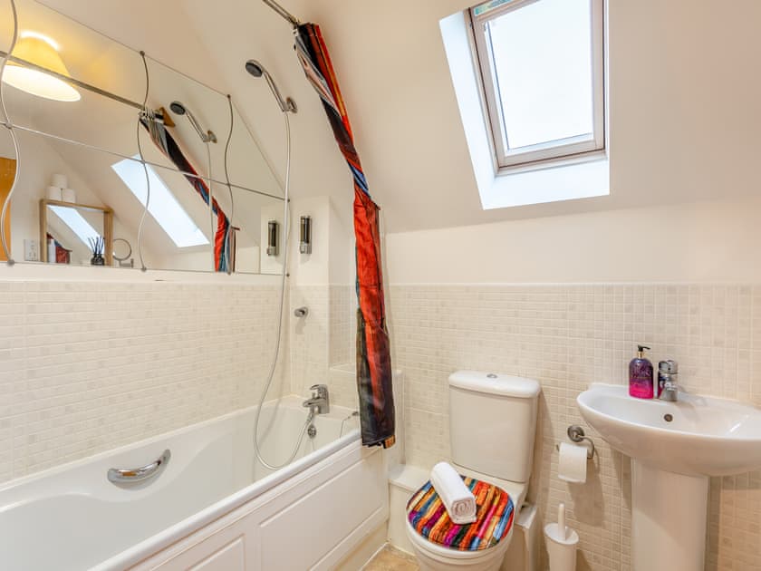 Bathroom | Bluebell Lodge, Cambridge