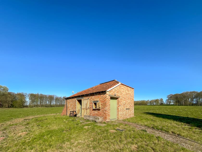 Exterior | Lincoln Reds Lookout, South Ormsby