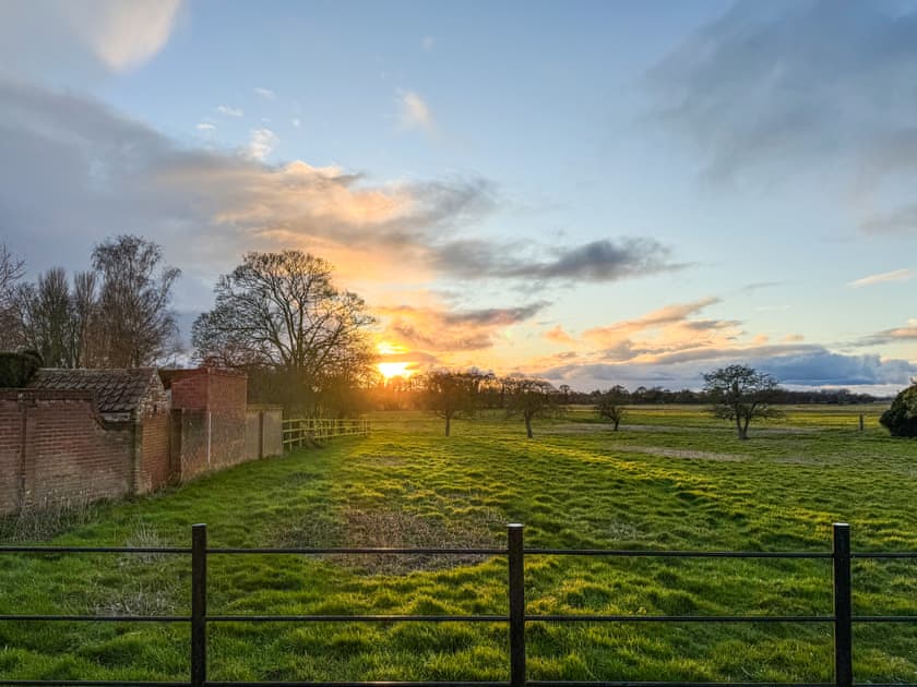 Exterior | Orchard Barn, Thurlton