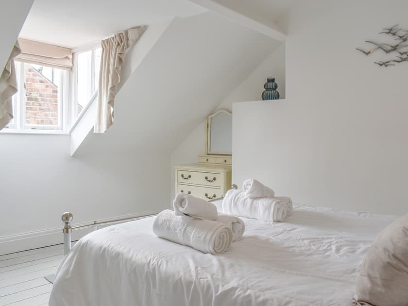 King bedroom  | Harbourside House, Scarborough