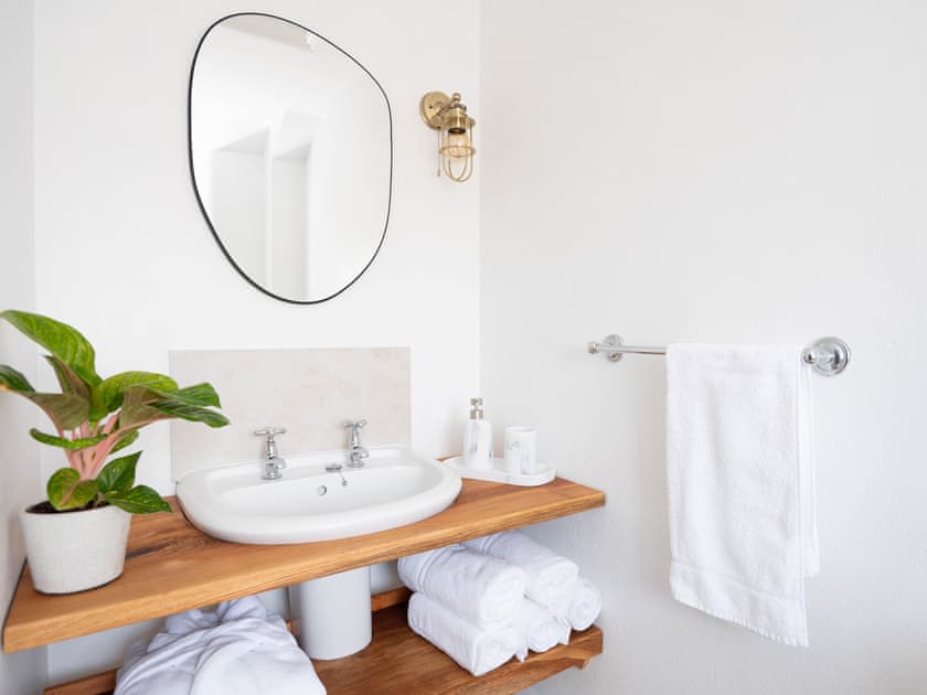 Bathroom | Granary Cottage - Treberfedd Farm, Lampeter, near Aberaeron