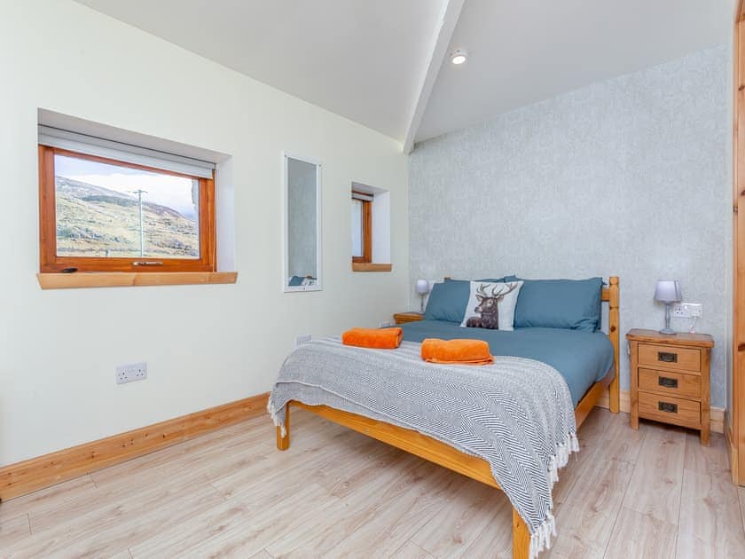 Open plan living space | Beinn Uidhe Studio Apartment - Inchnadamph Lodge Properties, Inchnadamph