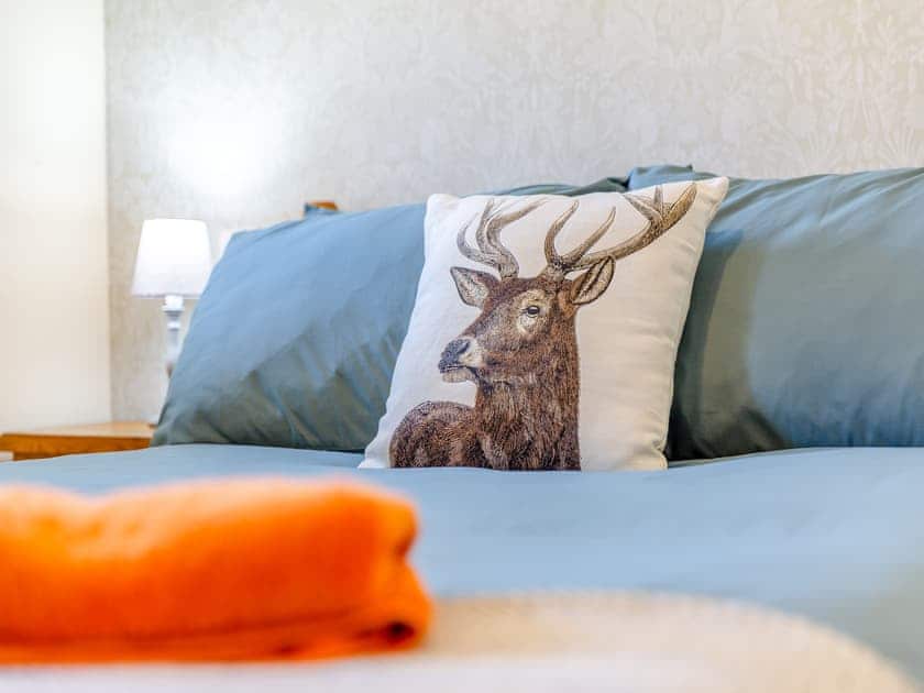 Open plan living space | Beinn Uidhe Studio Apartment - Inchnadamph Lodge Properties, Inchnadamph