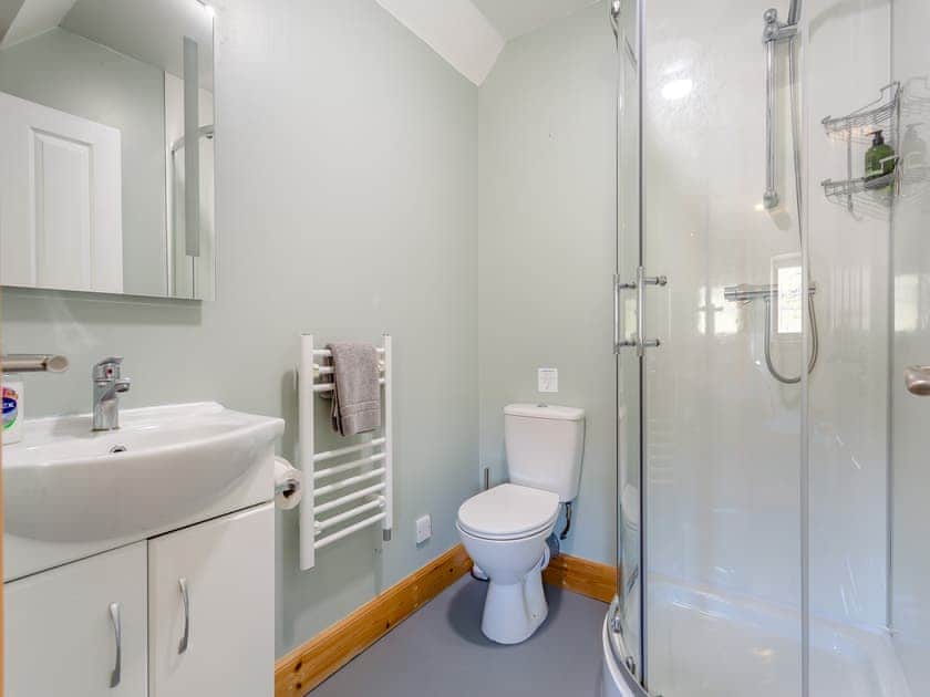 Shower room | Beinn Uidhe Studio Apartment - Inchnadamph Lodge Properties, Inchnadamph