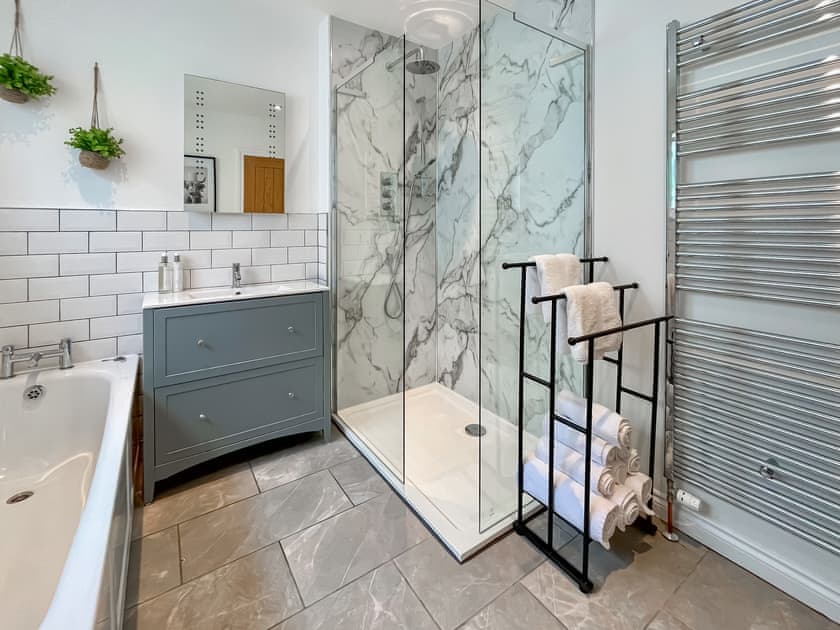 Shower room | Ardvenhor, Trossachs and The Loch Lomond National Park