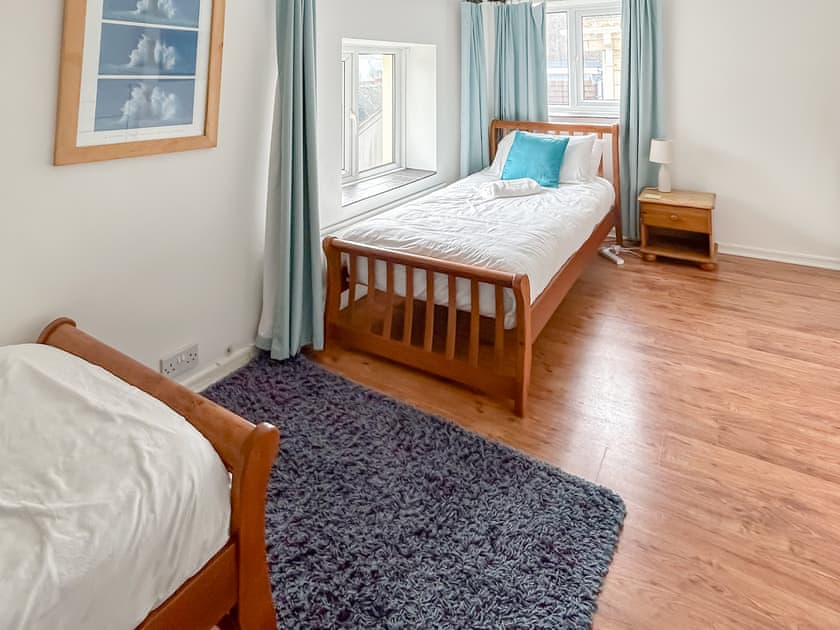 Twin bedroom | Nemo’s Lodge, Portland
