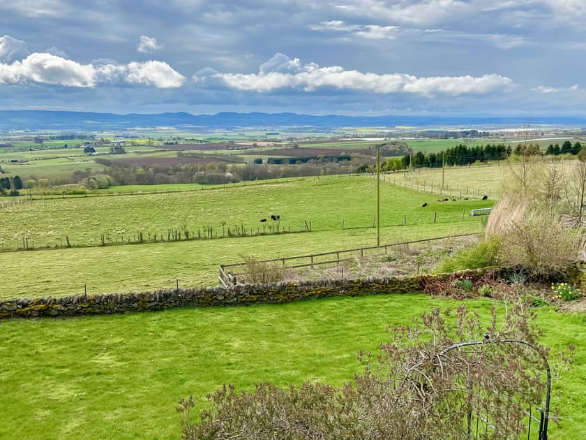 Surrounding area | Kirklandbank Farmhouse, Alyth
