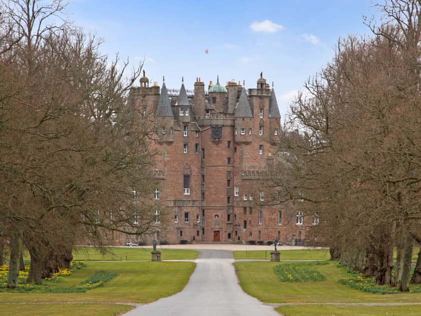 Surrounding area | Kirklandbank Farmhouse, Alyth