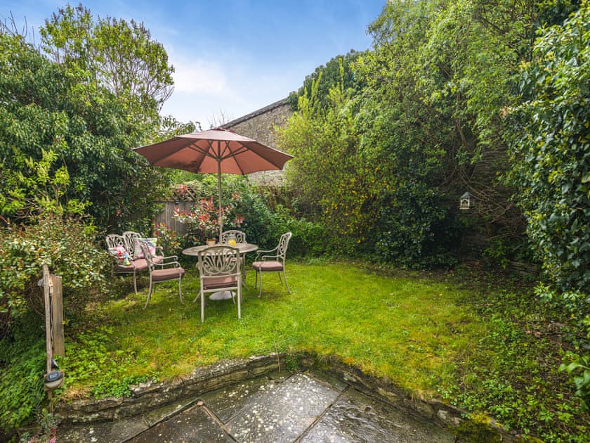 Sitting-out-area | Court House, Hay-on-Wye