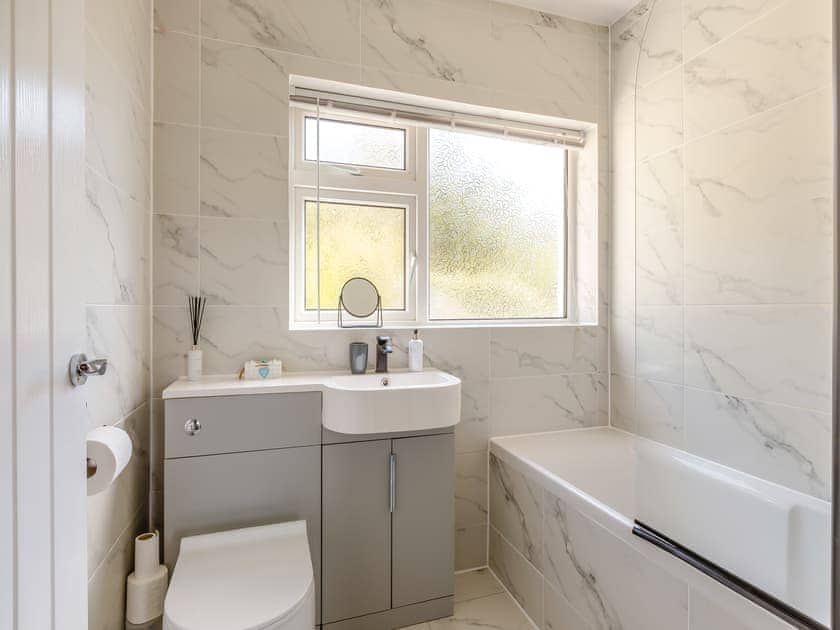 Bathroom | Driftwood Villa, Brixham