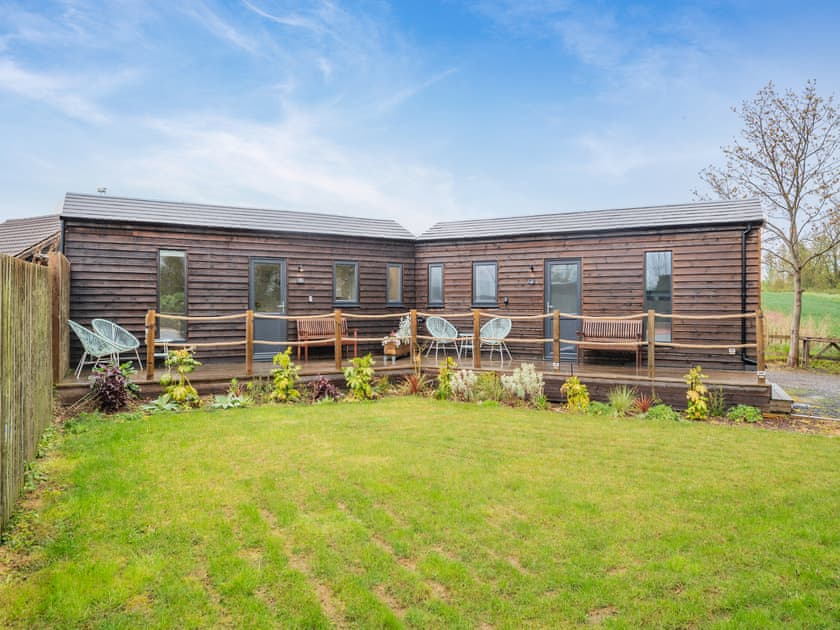 Exterior | Willow Lodge 1 - Willow Lodges, Taunton