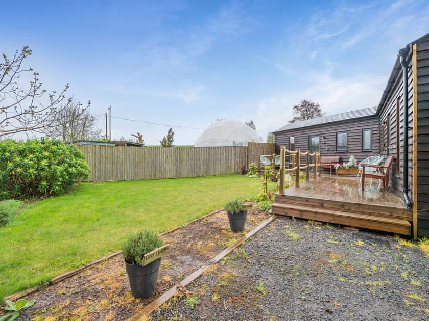 Garden | Willow Lodge 1 - Willow Lodges, Taunton