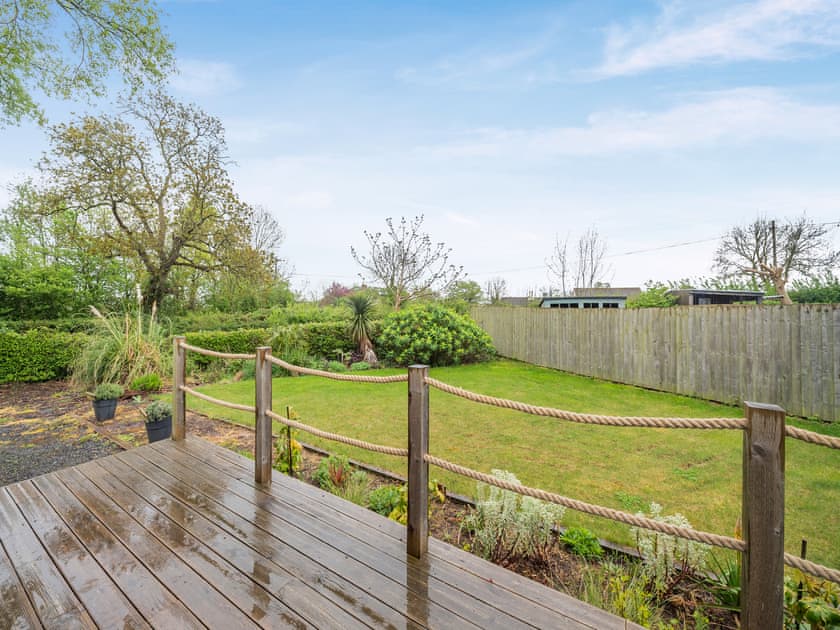 Garden | Willow Lodge 2 - Willow Lodges, Taunton