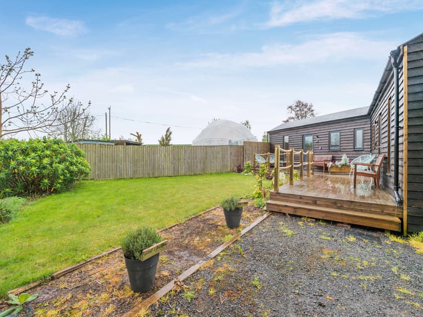 Garden | Willow Lodge 2 - Willow Lodges, Taunton