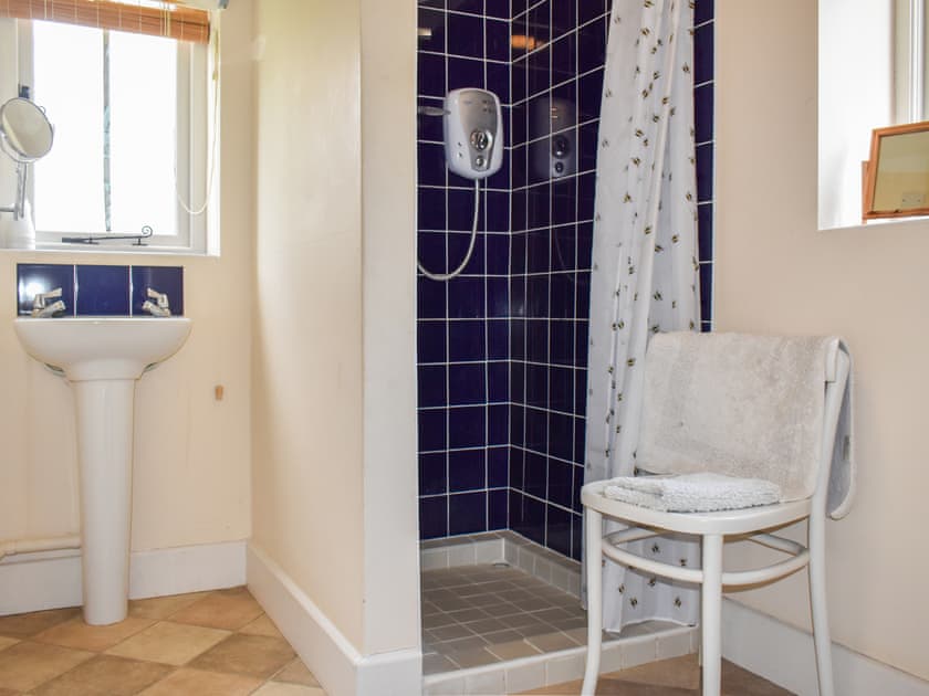 Bathroom | Wade Hall, North Cove
