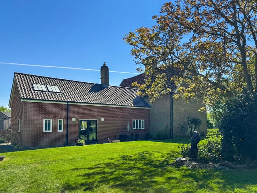 Exterior | Wade Hall, North Cove