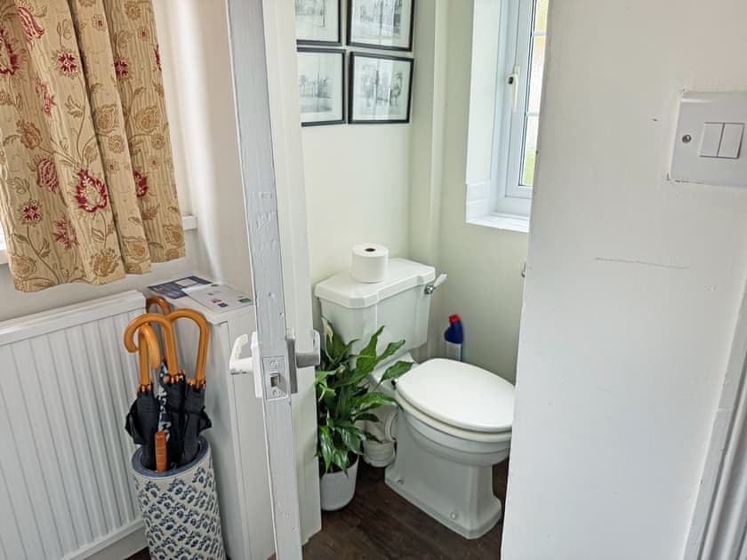 Downstairs WC | Green Trees, Hollingbourne