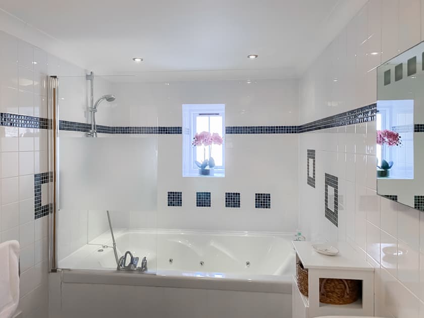 Bathroom | Atlantic Cottage - Rosevidney Manor Barns, Crowlas, near Penzance