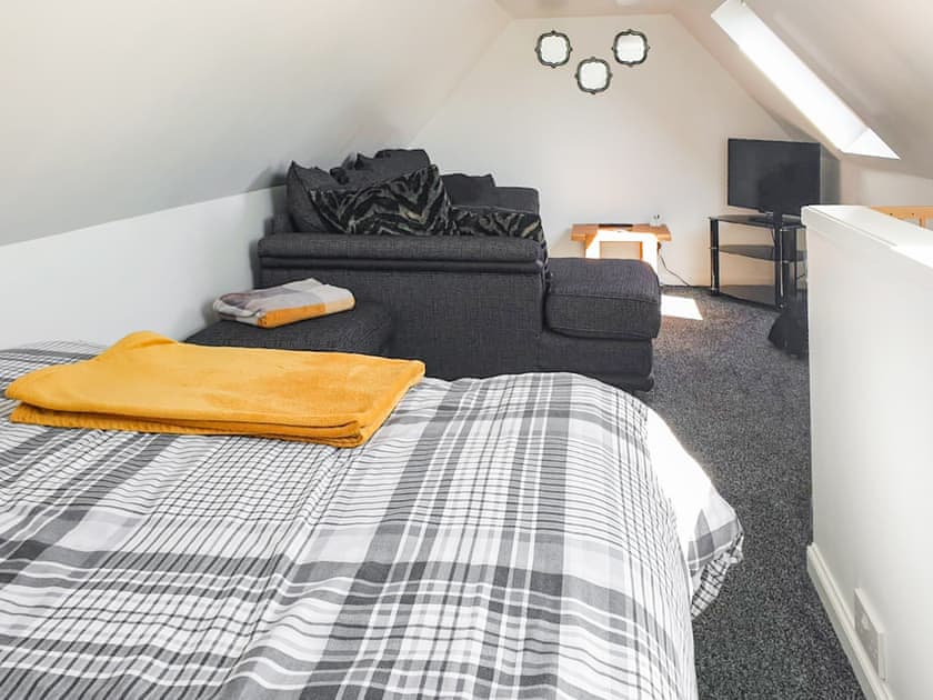 Double bedroom/second living space | The Hobbit, Fraserburgh