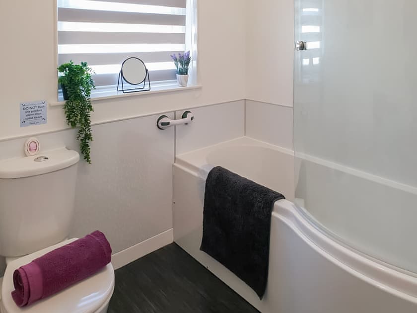 Bathroom | The Hobbit, Fraserburgh