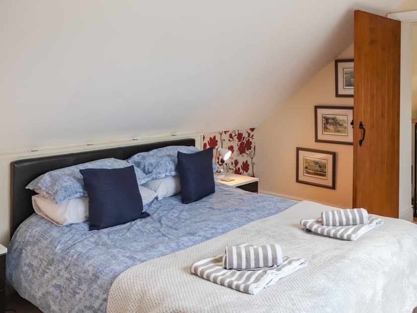 First floor double bedroom  | Rallt Cottage, Capel Coch