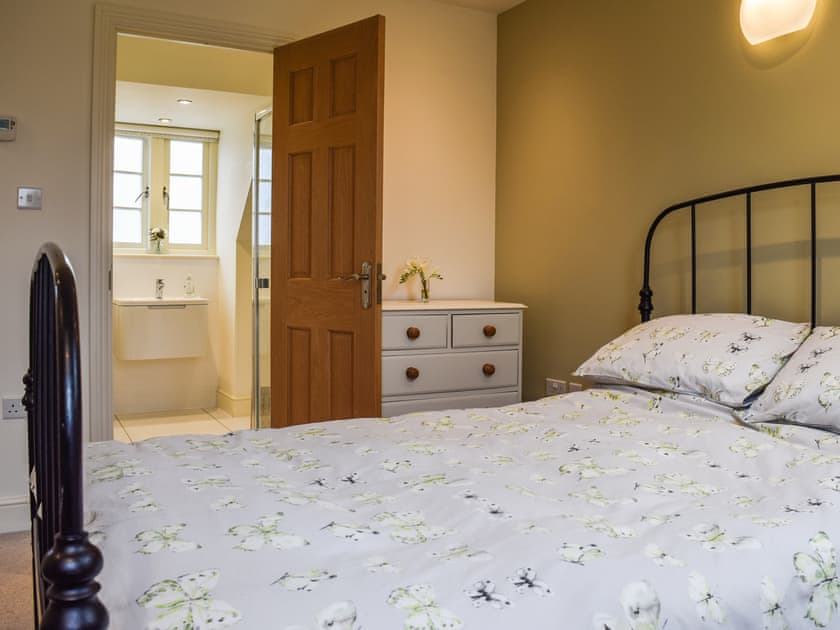 Double bedroom | The Mount View, Towcester