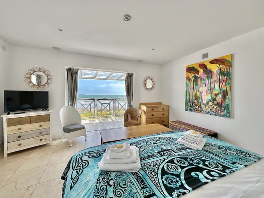 Double bedroom | The Sandcastle, Freshwater East