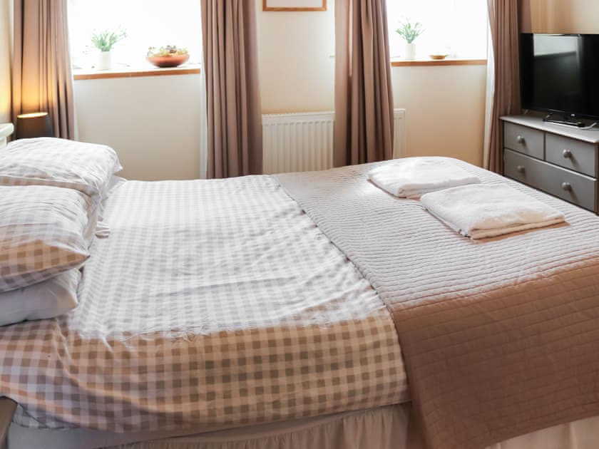 Double bedroom | Ty’n Cae Cottage, Rhostrehwfa Nr Llangefni