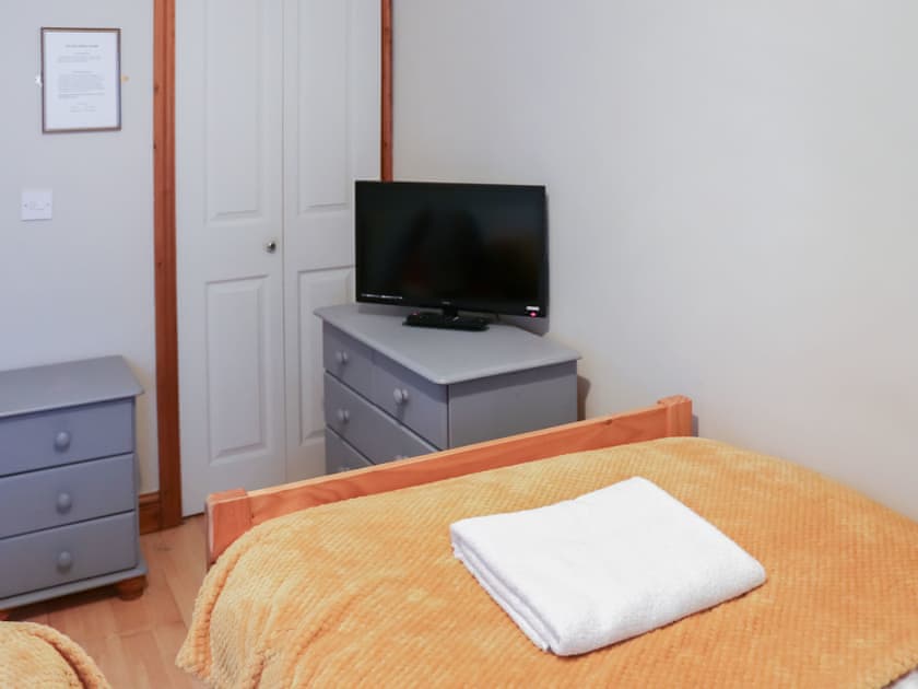 Twin bedroom | Ty’n Cae Cottage, Rhostrehwfa Nr Llangefni