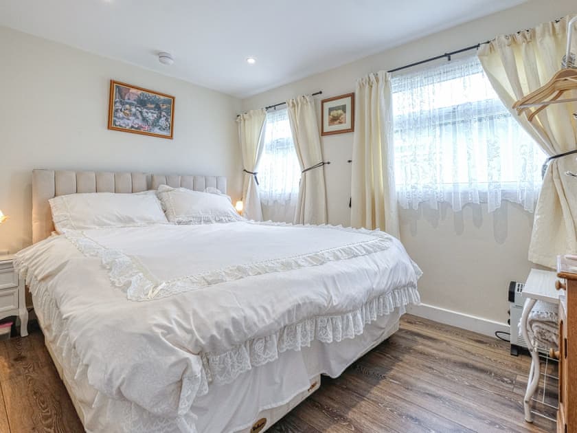 Double bedroom | Two Hoots - Country Cottages Norfolk, Mundesley