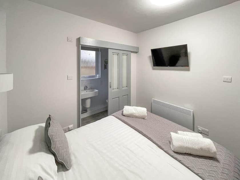 Double bedroom | Quaysiders Club I - Quaysiders Club Apartments, Ambleside
