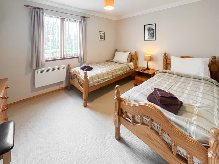 Twin bedroom | Rowlands, Aviemore