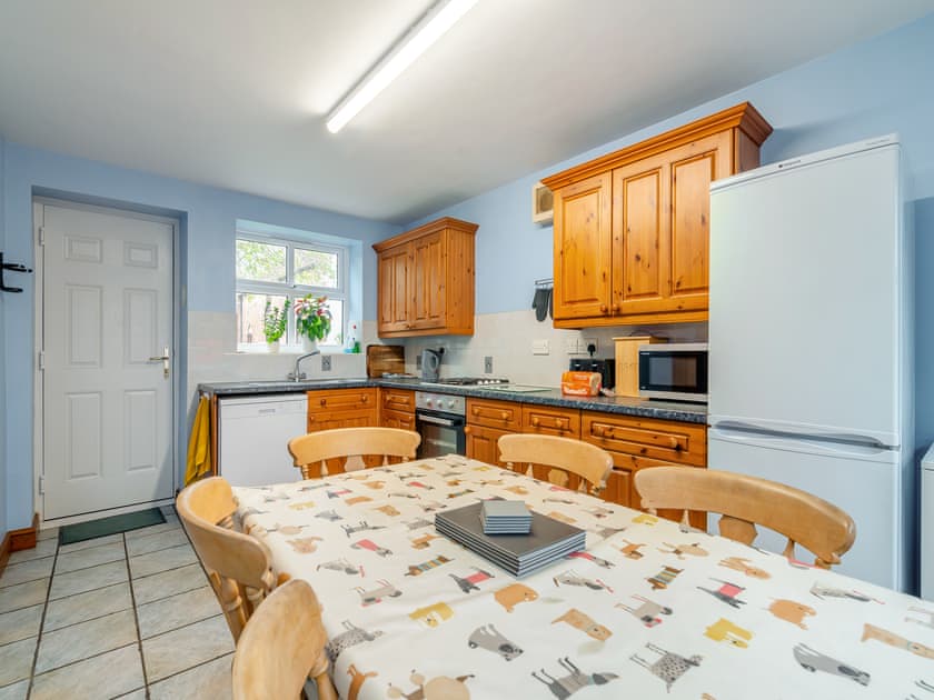 Kitchen/diner | The Granary - Hopgrove Farm Cottages, York