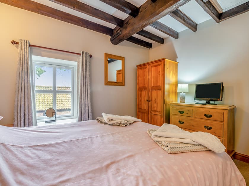 Double bedroom | The Granary - Hopgrove Farm Cottages, York