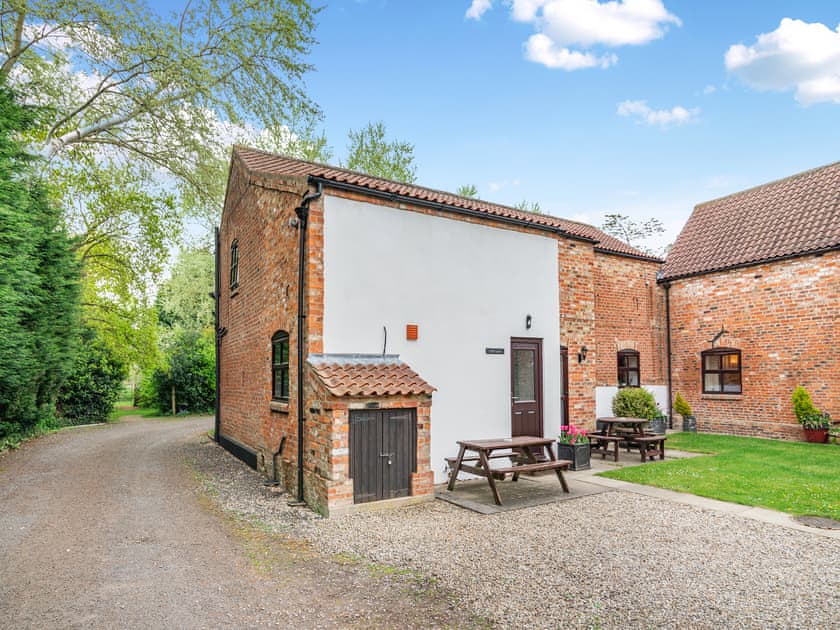 Exterior | Little Barn - Hopgrove Farm Cottages, York
