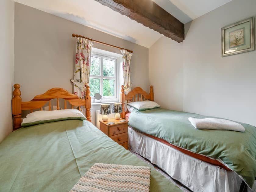 Twin bedroom | Big Barn - Hopgrove Farm Cottages, York