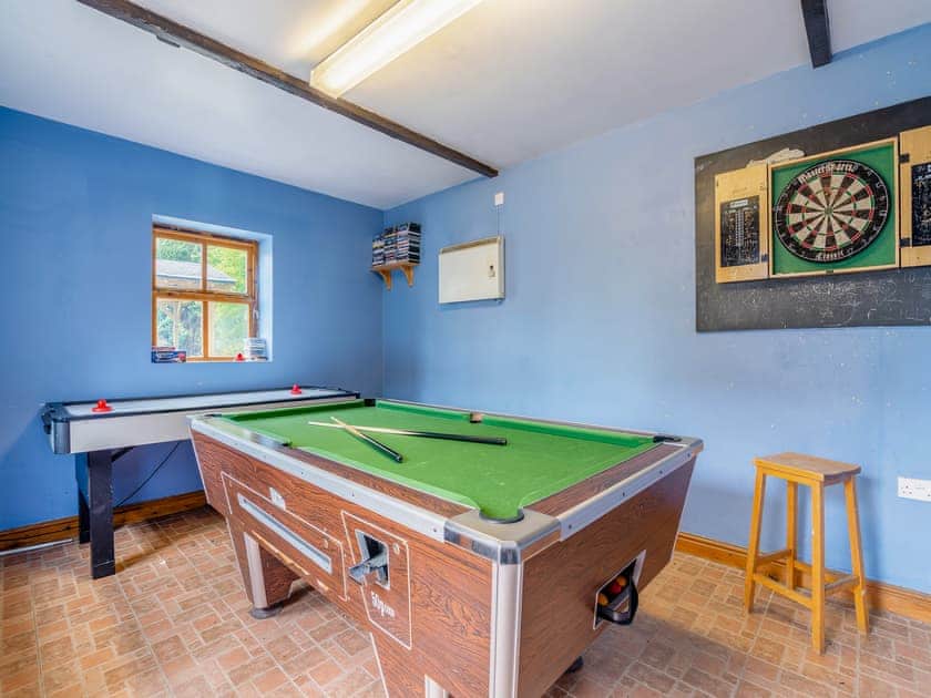 Games room | Big Barn - Hopgrove Farm Cottages, York