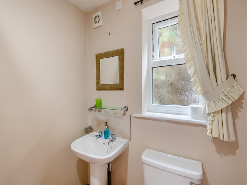 Shower room | The Hayloft - Hopgrove Farm Cottages, York