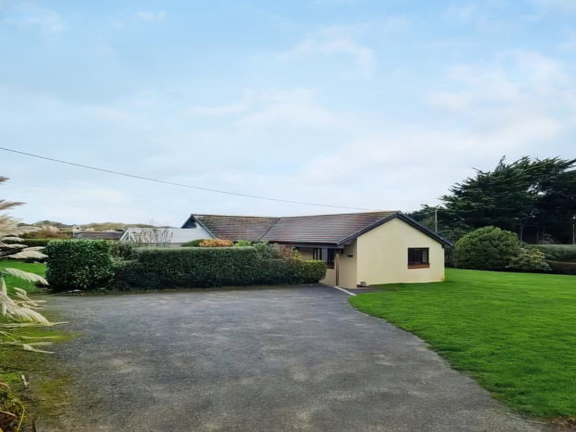 Exterior | Lundy Light, Croyde