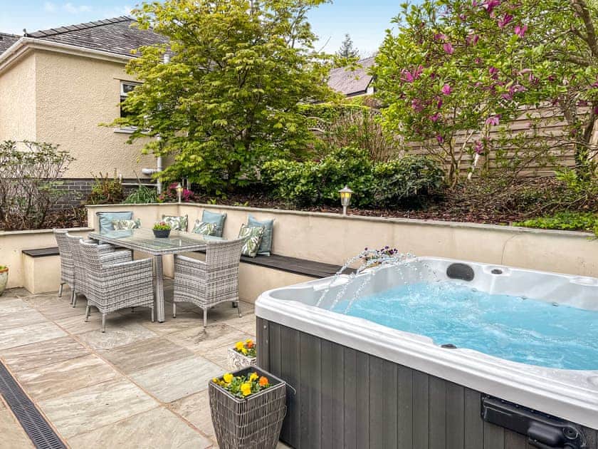Hot tub | Autumn Leaves, Keswick