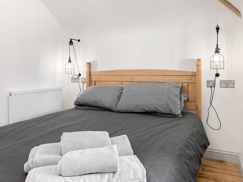 Double bedroom | Dovecote, Guyhirn