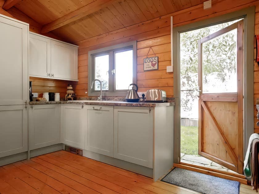 Kitchen | Log Cabin, Guyhirn