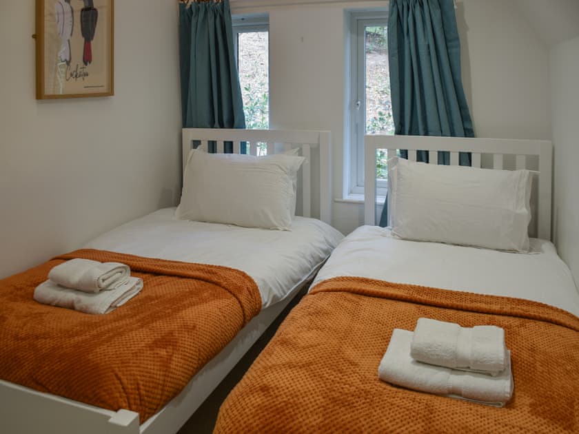 Twin bedroom | Bittern Lodge, Cromer