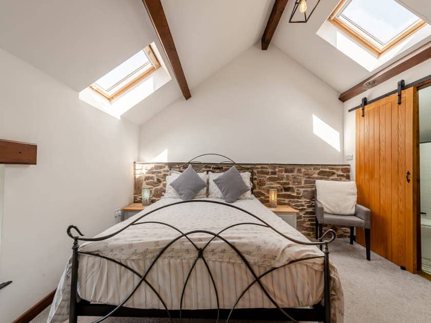 Double bedroom | Wheelwright Barn - Bronyn Farm, Ferryside, near Carmarthen