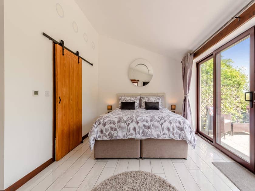 Double bedroom | Wheelwright Barn - Bronyn Farm, Ferryside, near Carmarthen
